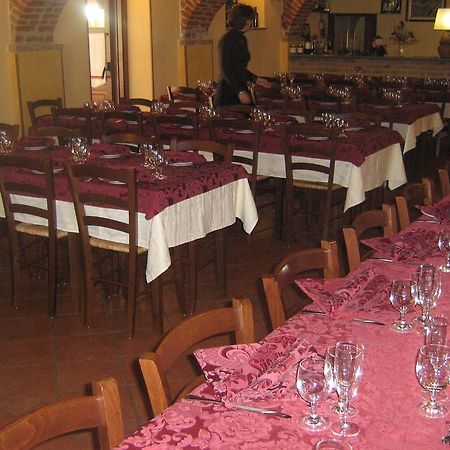 Agriturismo Cascina Del Peso 莱尼 外观 照片