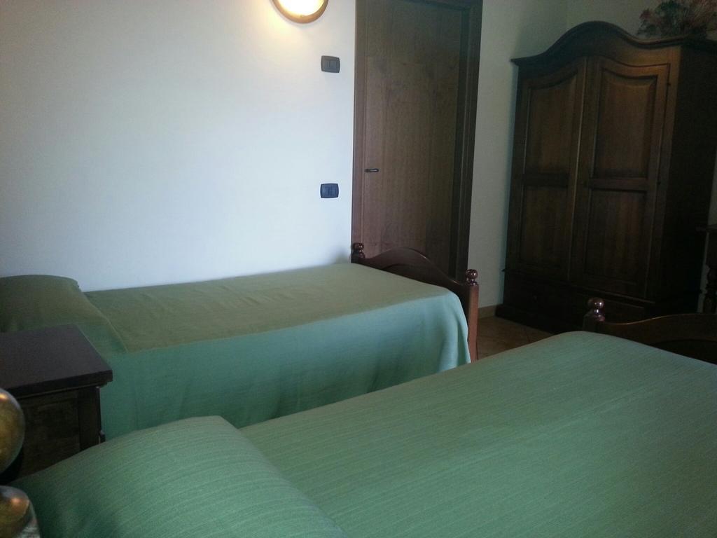 Agriturismo Cascina Del Peso 莱尼 外观 照片