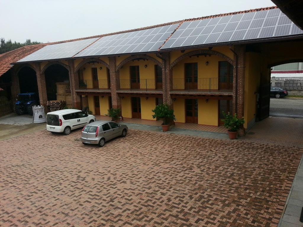 Agriturismo Cascina Del Peso 莱尼 外观 照片